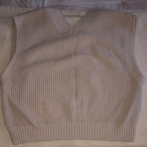 beige vest, brand H&M
it is in good used condition